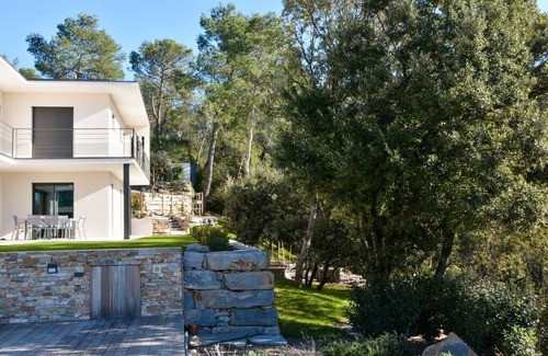 Saint-Mathieu-de-Treviers Villa | Experience Villa du Pic Saint Loup with Private Pool & More
