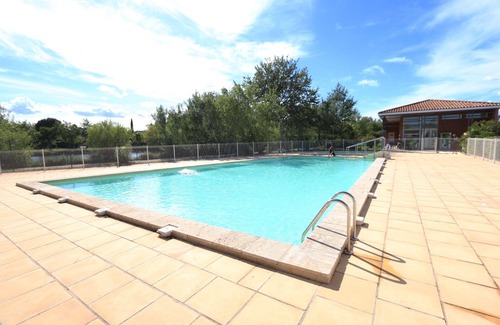 Saint-Saturnin-les-Avignon Villa | Villa Near Avignon: Family-Friendly with Private Pool