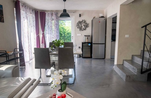 Sveti Ivan Dobrinjski Villa | Villa Lota: Relax by the Heated Pool & Enjoy Spa Amenities