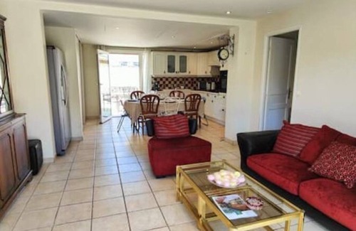 Frejus Plage Villa | Relaxing Villa Just 200 Meters from the Beach