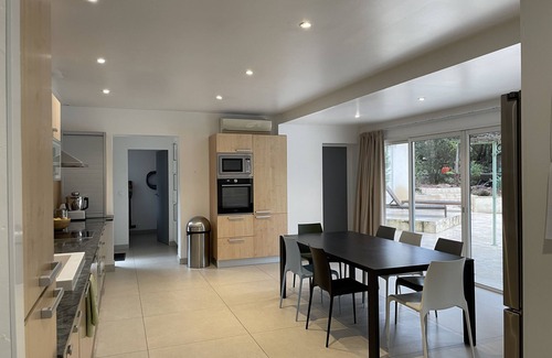 Cuers House | Villa with Pool Just 25 Minutes from the Coast