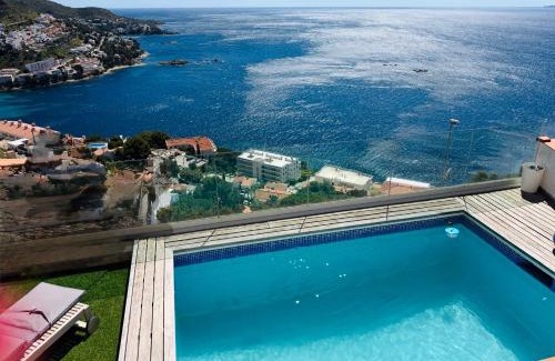Almadraba-Canyelles Villa | Villa à Canyelles: Private Pool and Scenic Views Await