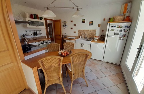 Ledenon House | Discover Villa à Ledenon with Private Pool & Family-Friendly Fun