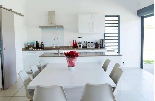 Saint-Francois Villa | Relaxing Villa à St François with Pool and Family Amenities