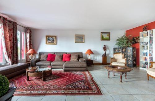 Bourre Villa | Elegant Villa in Bourre with Pool & Pet-Friendly Amenities