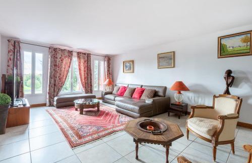 Bourre Villa | Elegant Villa in Bourre with Pool & Pet-Friendly Amenities