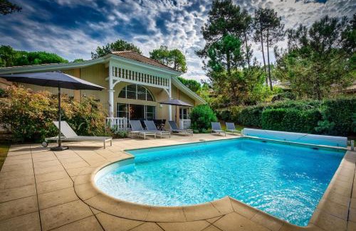 Lacanau-Ocean Villa | Elegant Villa in Lacanau with Pool and Pet-Friendly Options