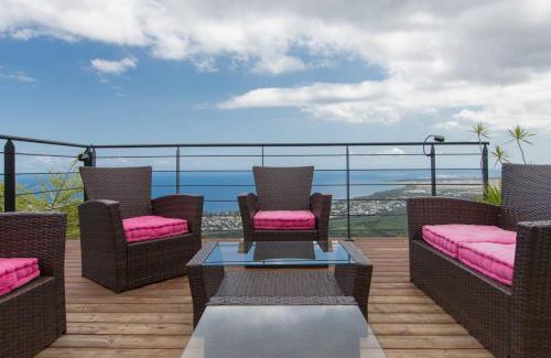 Saint-Paul Villa | Stunning Villa with Sea View, Private Pool & Terrace in Saint Paul