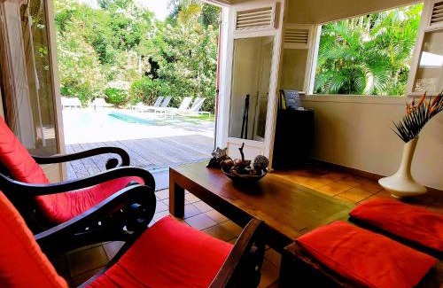 Le Diamant Villa | Villa Emeraude - Direct Beach Access with Amazing Pool