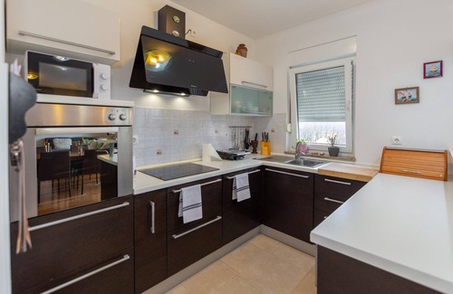 Svib House | Welcome to Villa Čelinka: Family-Friendly with Breakfast