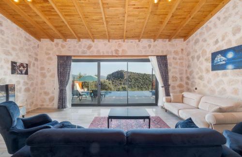 Faralya Villa | Beautiful Villa Şirin in Çayköy: Oceanfront Escape