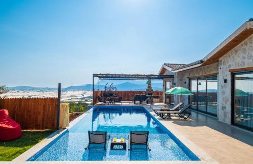 Faralya Villa | Beautiful Villa Şirin in Çayköy: Oceanfront Escape