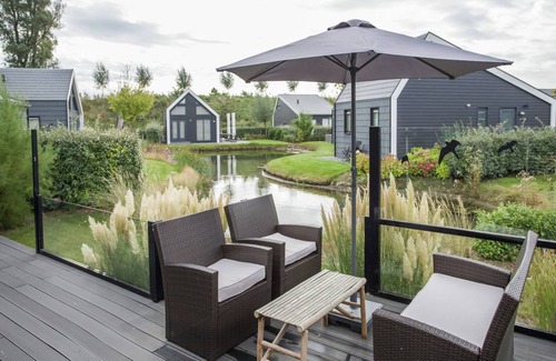 Kattendijke Villa | Cozy Villa with Kitchen for 4 Guests - Ideal Getaway