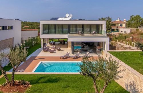 Rovinjsko Selo Villa | Explore Villa #1: Pet-Friendly Retreat with a Pool