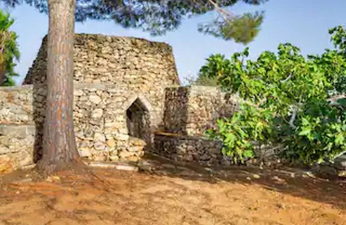 Sannicola Villa | Relaxing Villa Near Gallipoli with Pool and Garden Oasis