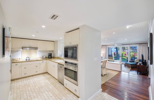 Kahuku Villa | OceanView Villa 105-106: Beachfront Bliss Awaits You