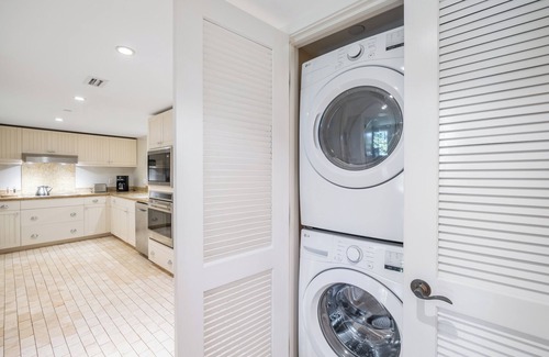 Kahuku Villa | OceanView Villa 105-106: Beachfront Bliss Awaits You