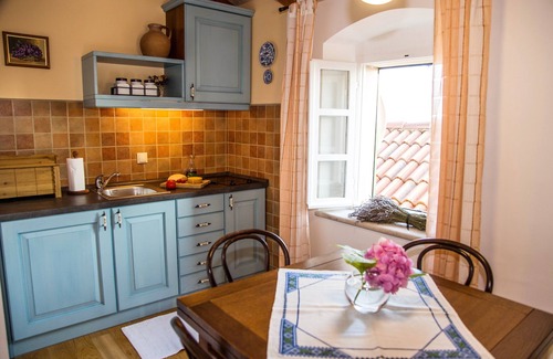 Lovorno House | Discover Kameni Dvori: Family-Friendly Retreat in Lovorno
