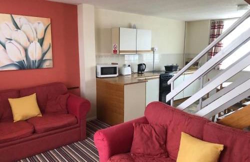 Dawlish Warren House | Pet-Friendly Villa 118 with Pool in Dawlish Warren