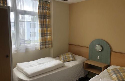 Dawlish Warren House | Pet-Friendly Villa 118 with Pool in Dawlish Warren