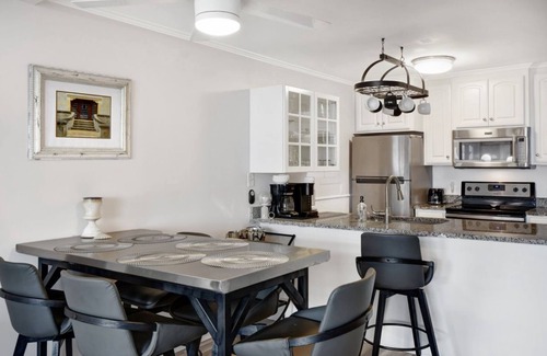 Jekyll Island Condo | Villa 132: Guest Rated 10/10 with Pool & Breakfast