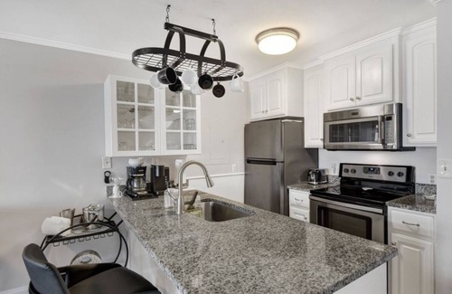 Jekyll Island Condo | Villa 132: Guest Rated 10/10 with Pool & Breakfast