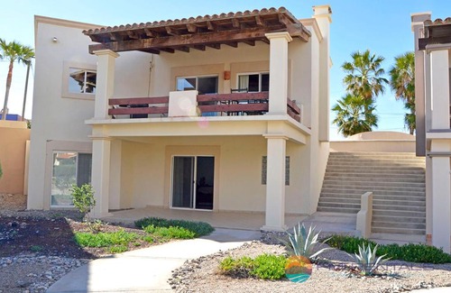 Las Conchas House | Villa 14: Family-Friendly Escape with Pool and Kitchen
