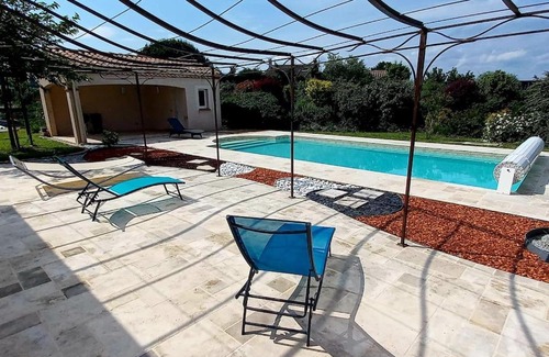 Castres House | Elegant Villa with Pool & Ocean View - Rated 9.7/10