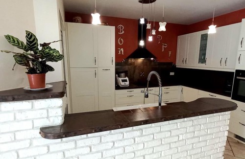 Castres House | Elegant Villa with Pool & Ocean View - Rated 9.7/10
