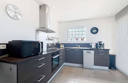 Donville-les-Bains House | Villa 150m from beach with pool and free WiFi