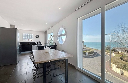 Donville-les-Bains House | Villa 150m from beach with pool and free WiFi
