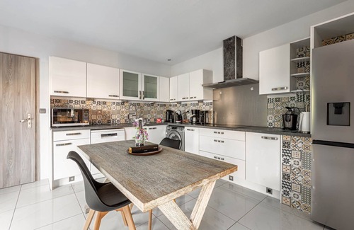 Ittenheim Villa | Villa with Private Spa, BBQ & Table Football - Rated 9.6