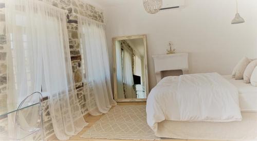 Agios Nikolaos Villa | Villa 1880: Guest Rated 9.6 & Child-Friendly Retreat