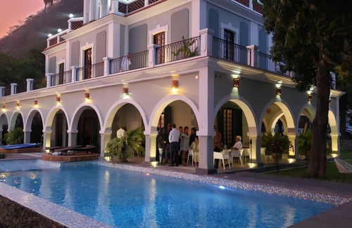Lourdes Hotel | Villa 1927 Arthotel Boutique