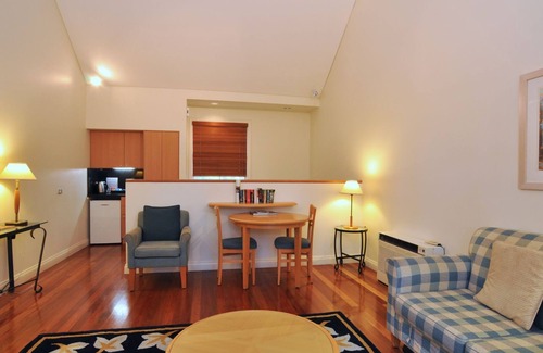 Pokolbin Villa | Discover Villa Cabernet at Cypress Lakes Resort - Top-Rated Stay