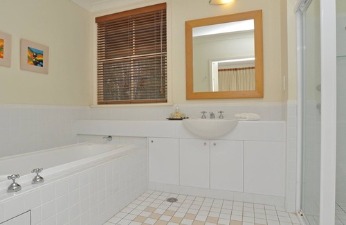 Pokolbin Villa | Discover Villa Cabernet at Cypress Lakes Resort - Top-Rated Stay
