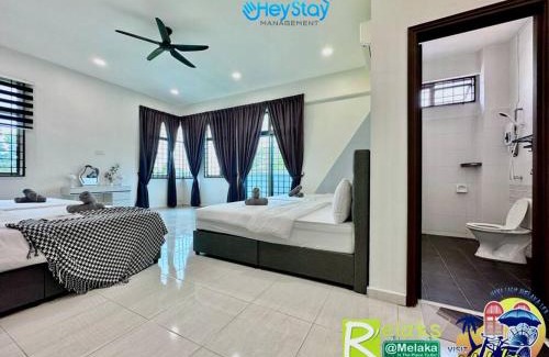 Malacca City House | Villa 20Pax4B3B: Private Pool, Karaoke & BBQ Oasis