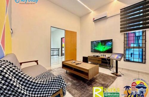 Malacca City House | Villa 20Pax4B3B: Private Pool, Karaoke & BBQ Oasis