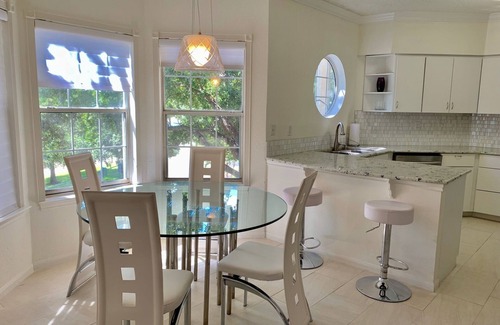 Spicewood Condo | Villa 2109: Remodeled 1 Bedroom with Lake View & Spa