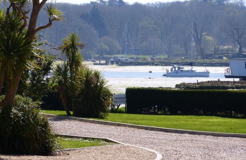Ryde House | Villa 23: Family-Friendly Retreat with Pet Accommodations