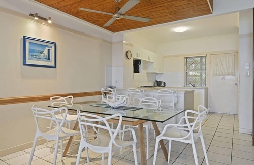 Brisbane Waterfront House | Beachfront Villa 23: Family-Friendly with Breakfast Included