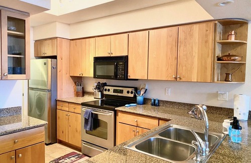 Lago Vista Condo | Villa 2302: Lakefront Retreat with Private Grill & Spa