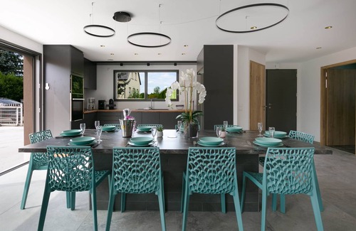 Ittenheim House | Villa Retreat: 6 Bedrooms with Spa, Sauna & Game Room