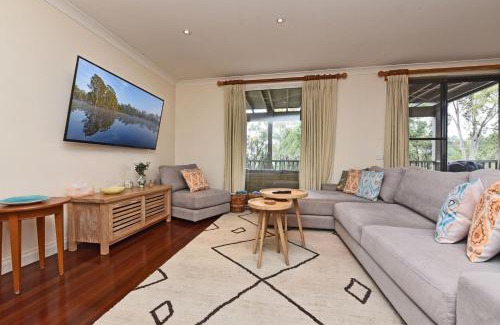 Pokolbin Villa | Discover Villa 2br Bardolino in Cypress Lakes Resort