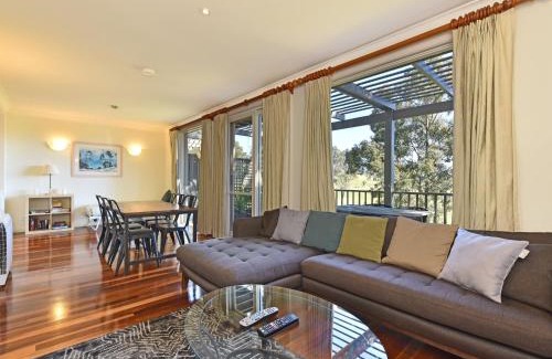 Pokolbin Villa | Relaxing Villa 2br Ferre at Cypress Lakes Resort