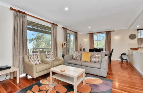 Pokolbin Villa | Family-Friendly Villa 2br Frambois in Cypress Lakes Resort