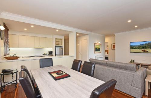 Pokolbin Villa | Family-Friendly Villa 2br Frambois in Cypress Lakes Resort