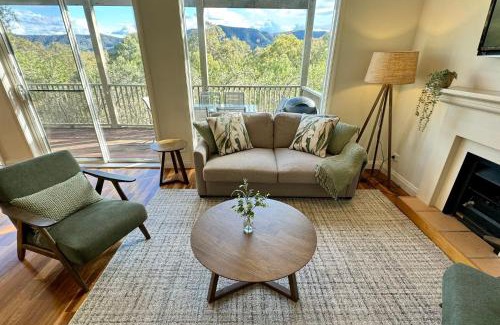 Pokolbin Villa | Relaxing Mountain View Retreat at Cypress Lakes Resort