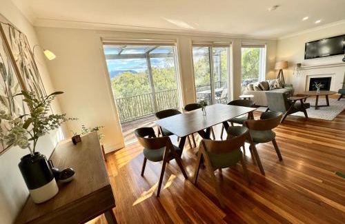 Pokolbin Villa | Relaxing Mountain View Retreat at Cypress Lakes Resort