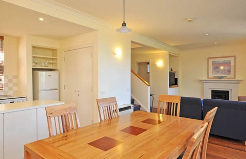 Pokolbin Villa | Delightful 2BR Petit Verdot Villa at Cypress Lakes Resort